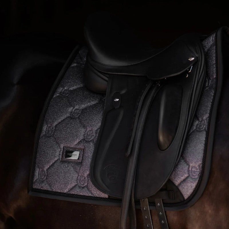 Equestrian Stockholm - Tapis de dressage Glimmer violet | - Ohlala