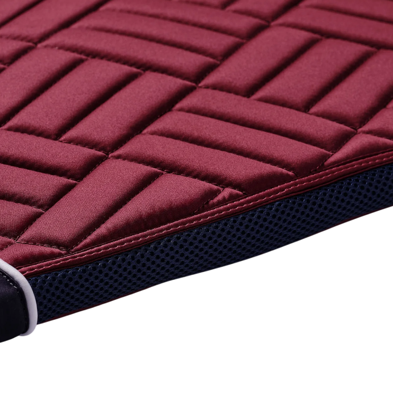 Equestrian Stockholm - Tapis de selle Modern Luxe rouge foncé | - Ohlala