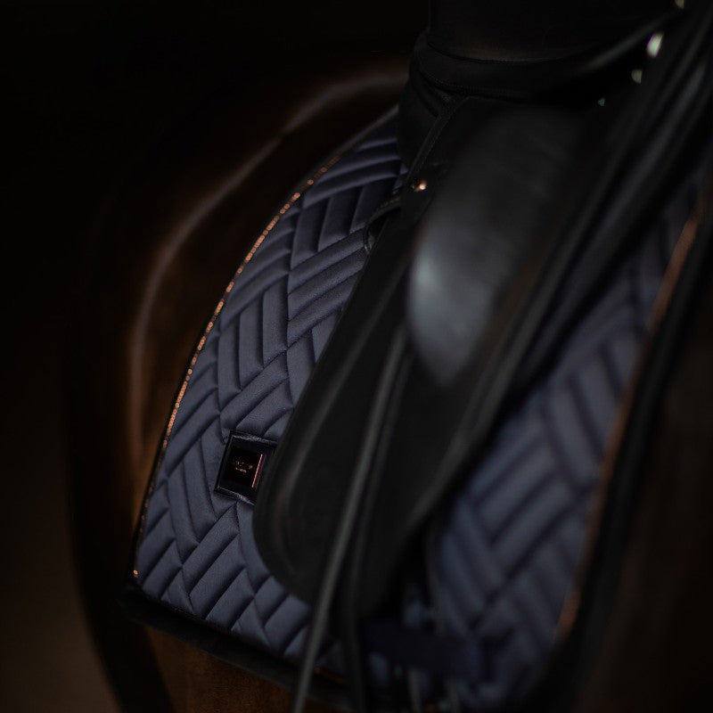 Equestrian Stockholm - Tapis de dressage Modern Dark Ocean marine | - Ohlala