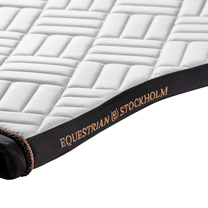 Equestrian Stockholm - Tapis de selle Modern Dark Ocean blanc/ marine | - Ohlala