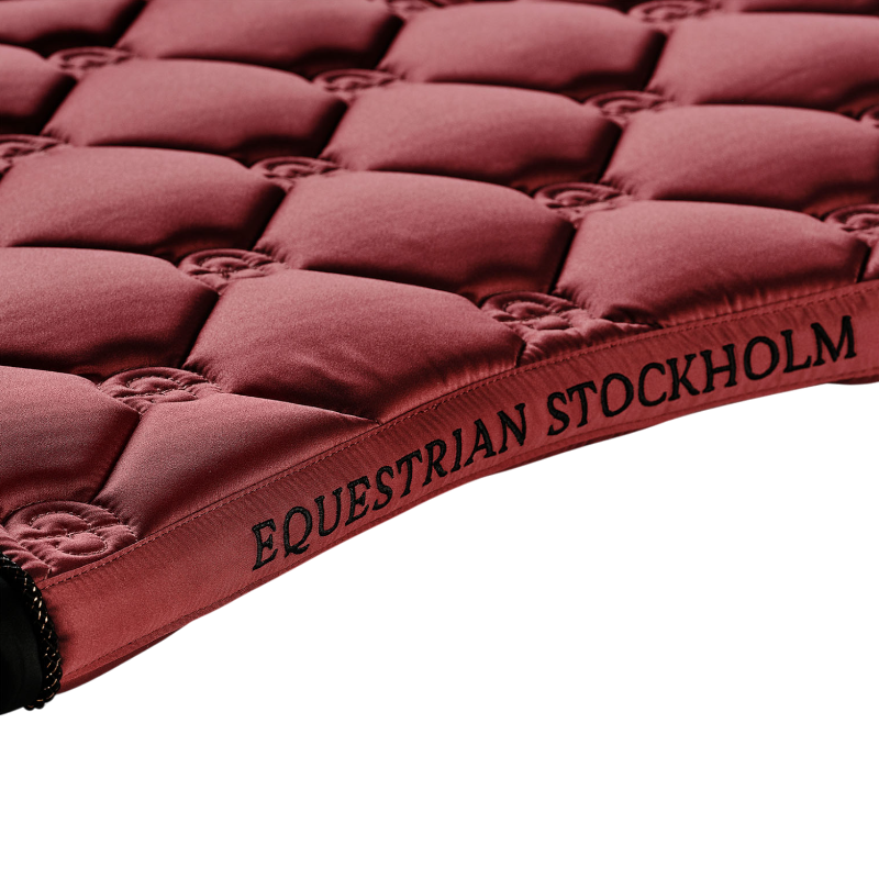 Equestrian Stockholm - Tapis de selle Soft rouge | - Ohlala