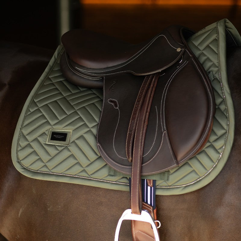 Equestrian Stockholm - Tapis de selle Striking Valley Modern vert | - Ohlala