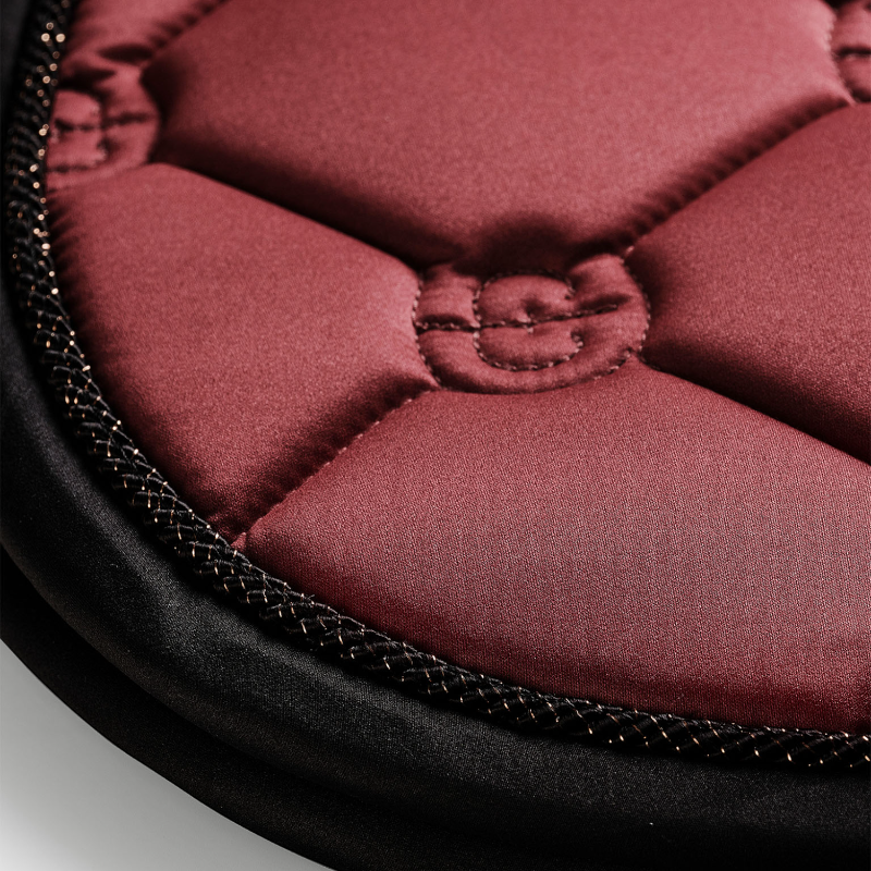 Equestrian Stockholm - Tapis de selle Soft rouge | - Ohlala
