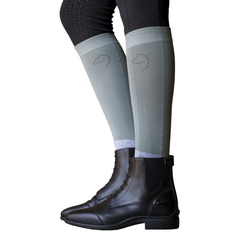 Equithème - Chaussettes d'équitation Compet Je t'aime vert sauge/ gris | - Ohlala