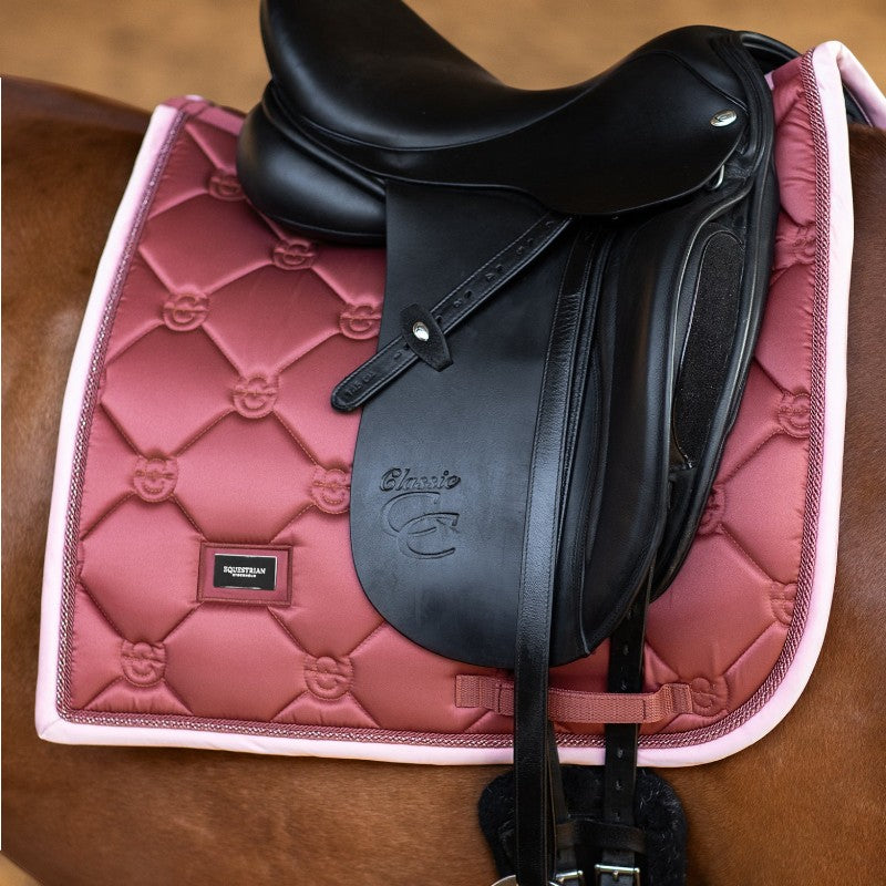 Equestrian Stockholm - Tapis de dressage Amber Rose | - Ohlala