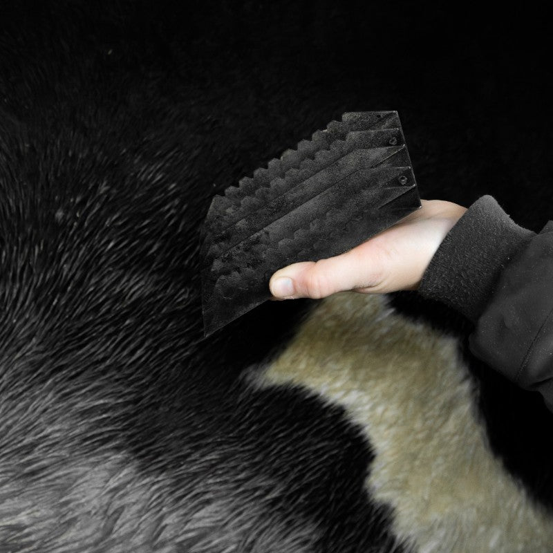 Grooming Deluxe - Etrille en acier noir | - Ohlala