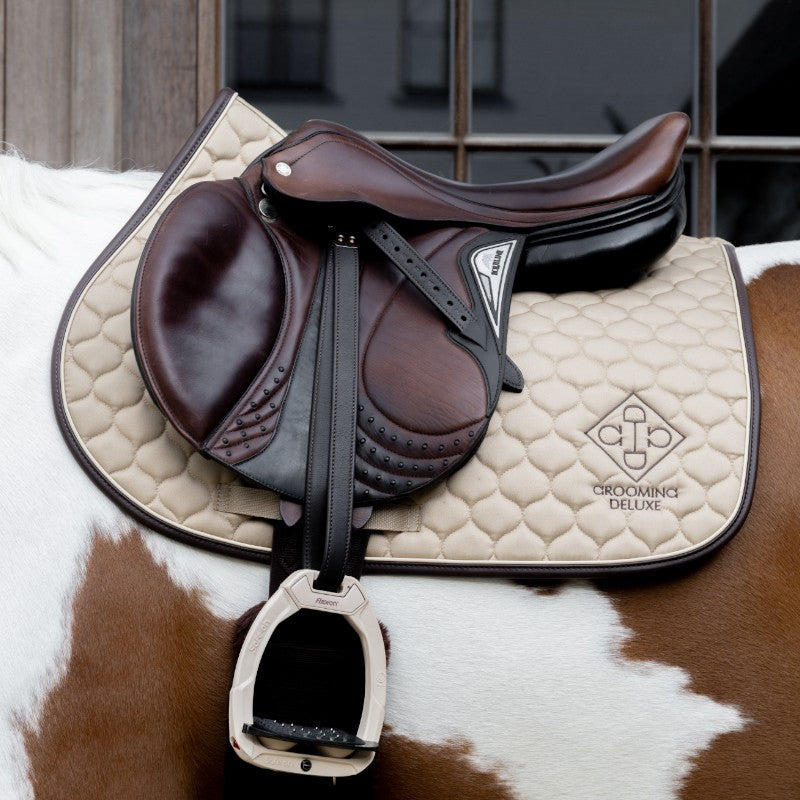 Grooming Deluxe - Tapis de selle Grooming Deluxe beige | - Ohlala