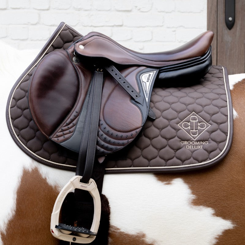 Grooming Deluxe - Tapis de selle Grooming Deluxe marron | - Ohlala