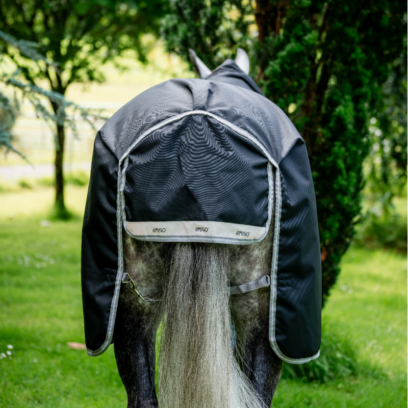 Horseware - Couverture d'extérieur Amigo Bravo Plus Turnout noir/ titanium grey/ argent 100g | - Ohlala
