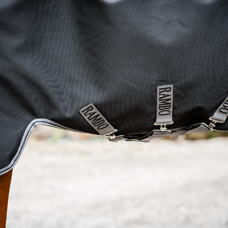 Horseware - Couverture d'extérieur Rambo Plus Turnout noir/ thunderstorm grey/ argent 100g | - Ohlala