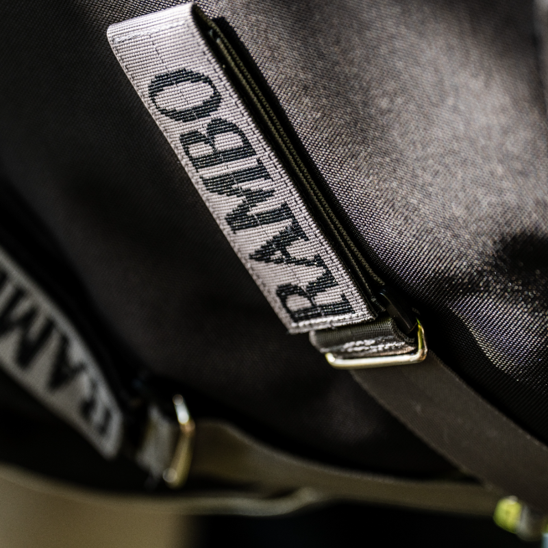 Horseware - Couverture d'extérieur Rambo Turnout noir/ thunderstorm gris/ argent 100g | - Ohlala