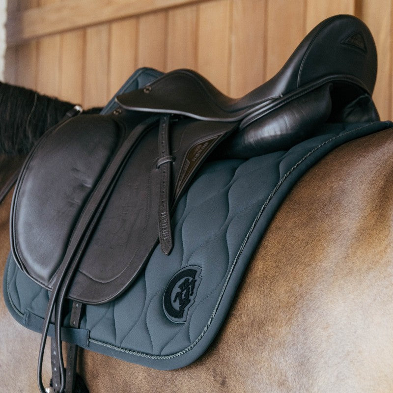 Kentucky Horsewear - Tapis de dressage Wave 3D logo vert sapin | - Ohlala