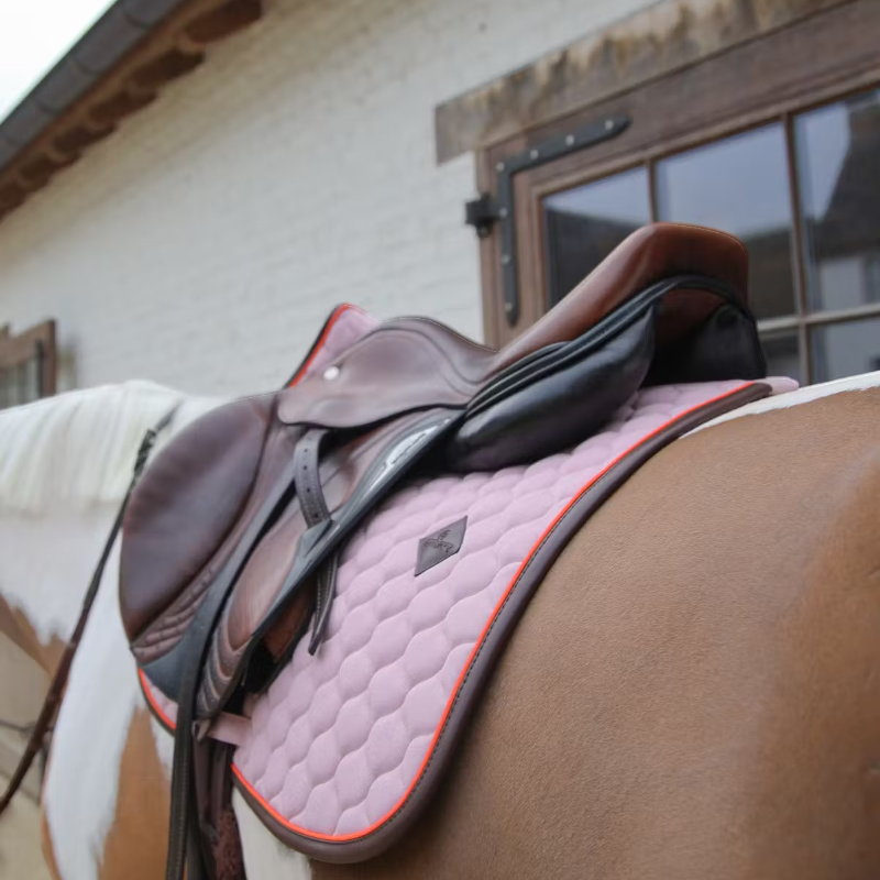 Kentucky Horsewear - Tapis de selle Onion Quilt Leather Neon lavande | - Ohlala