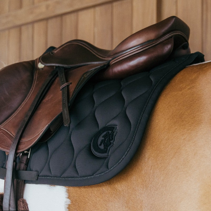 Kentucky Horsewear - Tapis de selle Wave jumping 3D logo noir | - Ohlala