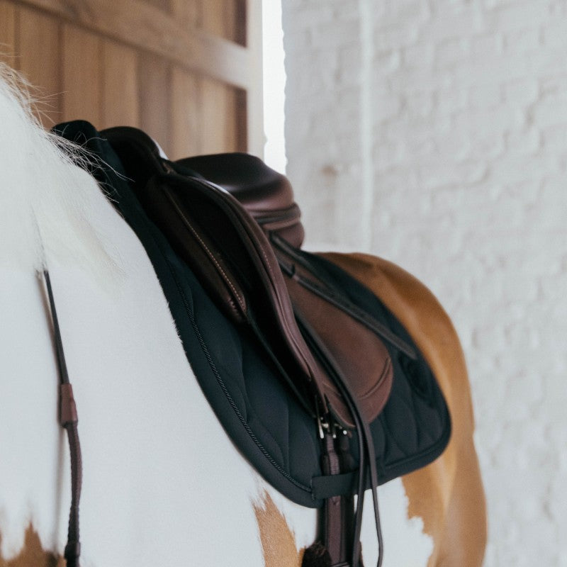 Kentucky Horsewear - Tapis de selle Wave jumping 3D logo noir | - Ohlala