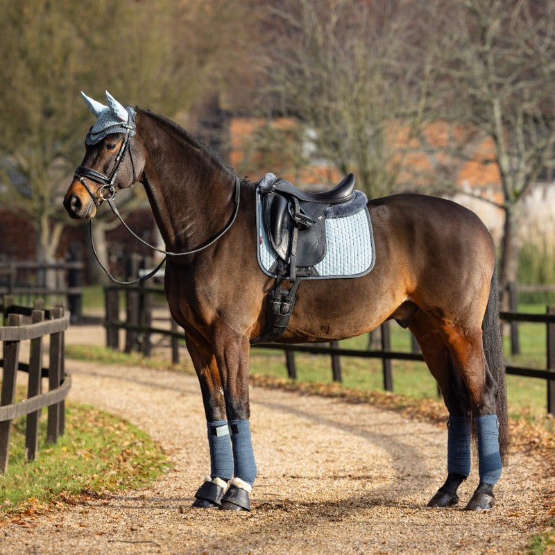 Lemieux - Tapis de dressage Square en suédine bleu glacier | - Ohlala