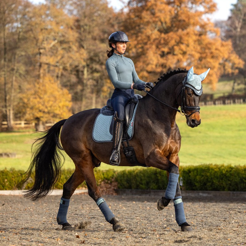 Lemieux - Tapis de dressage Square en suédine bleu glacier | - Ohlala