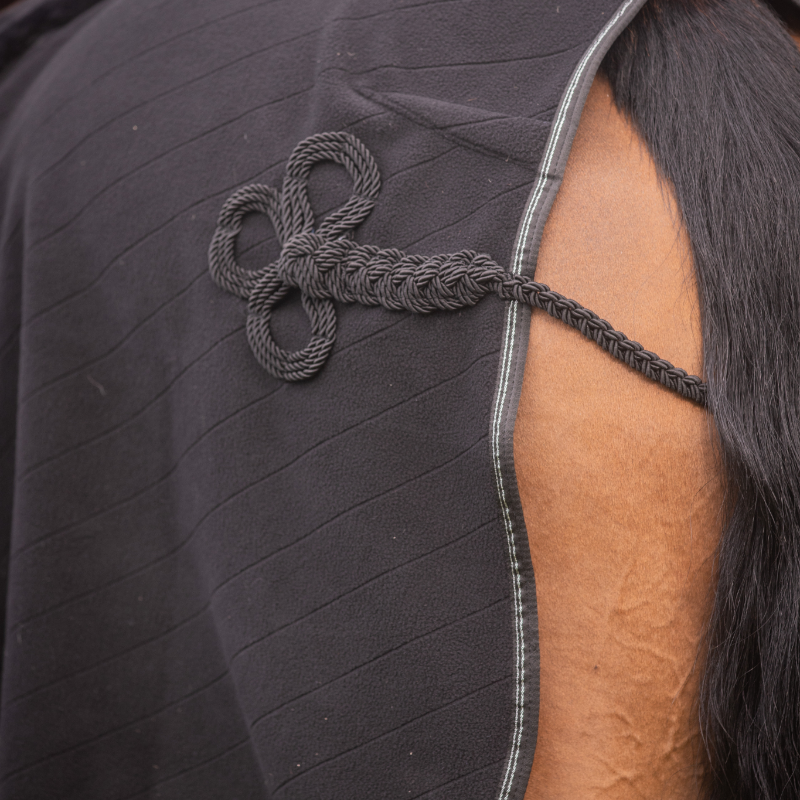 Paddock Sports - Couvre-reins polaire Diagonal noir | - Ohlala