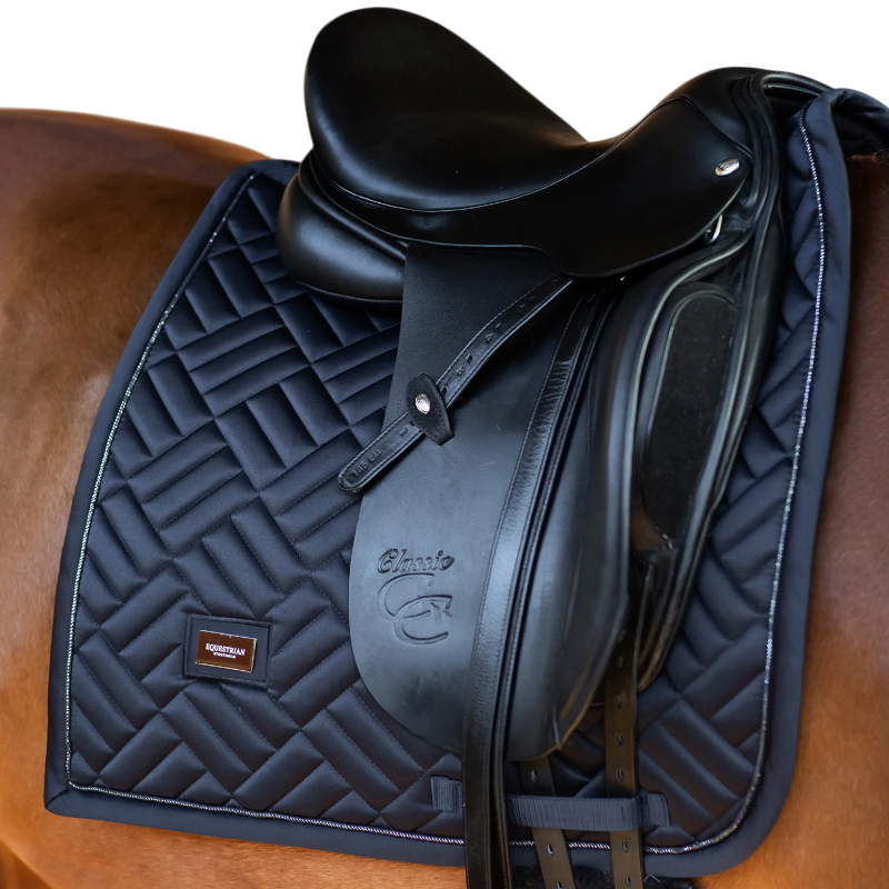 Equestrian Stockholm - Tapis de dressage Modern midnight blue | - Ohlala