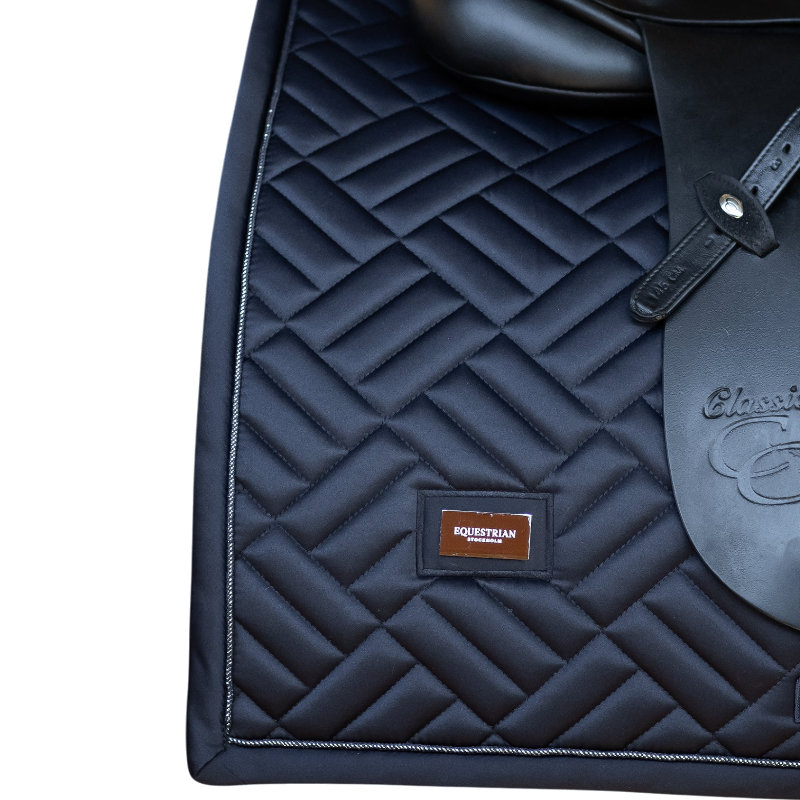 Equestrian Stockholm - Tapis de dressage Modern midnight blue | - Ohlala