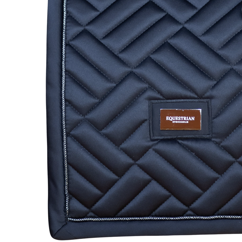 Equestrian Stockholm - Tapis de dressage Modern midnight blue | - Ohlala