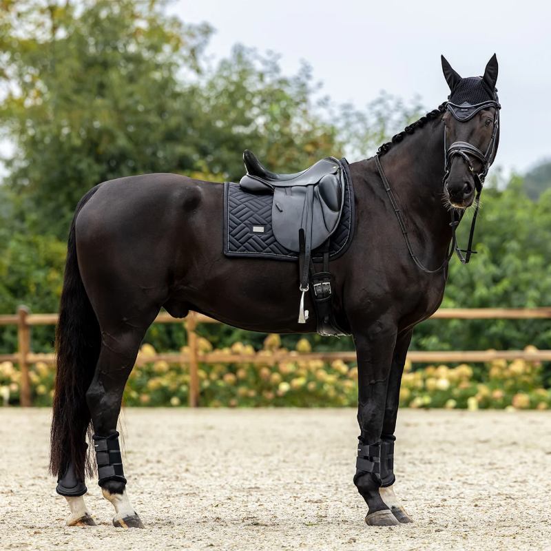 Equestrian Stockholm - Tapis de dressage Modern noir | - Ohlala