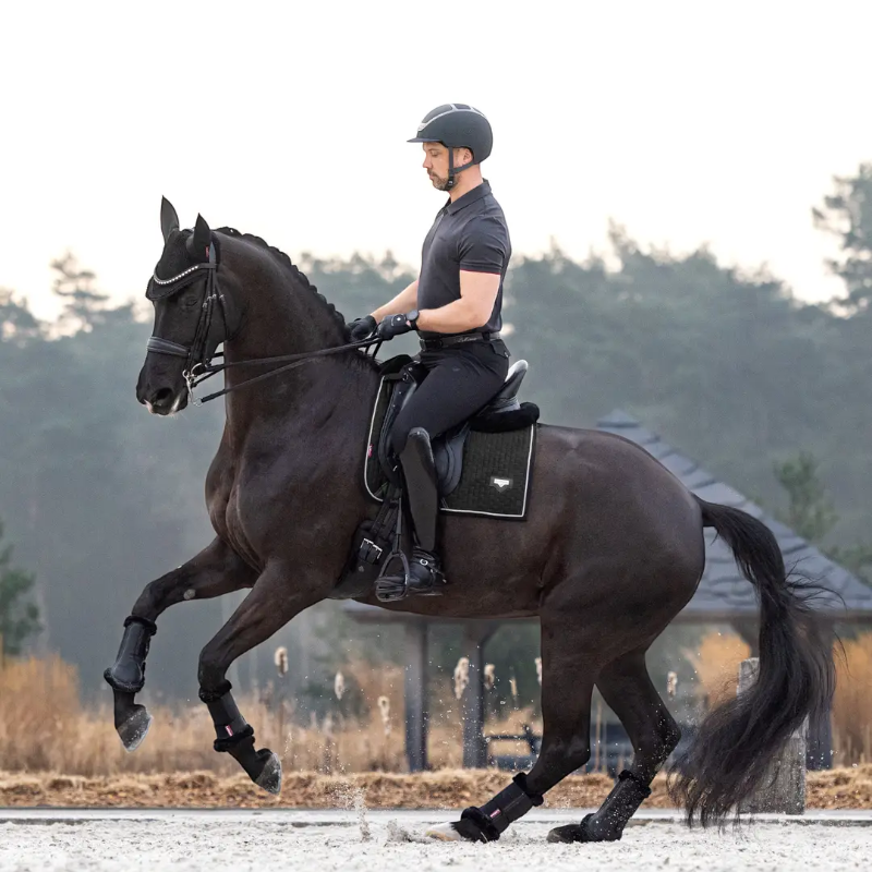 Lemieux - Tapis de dressage Puissance Suede Square noir | - Ohlala