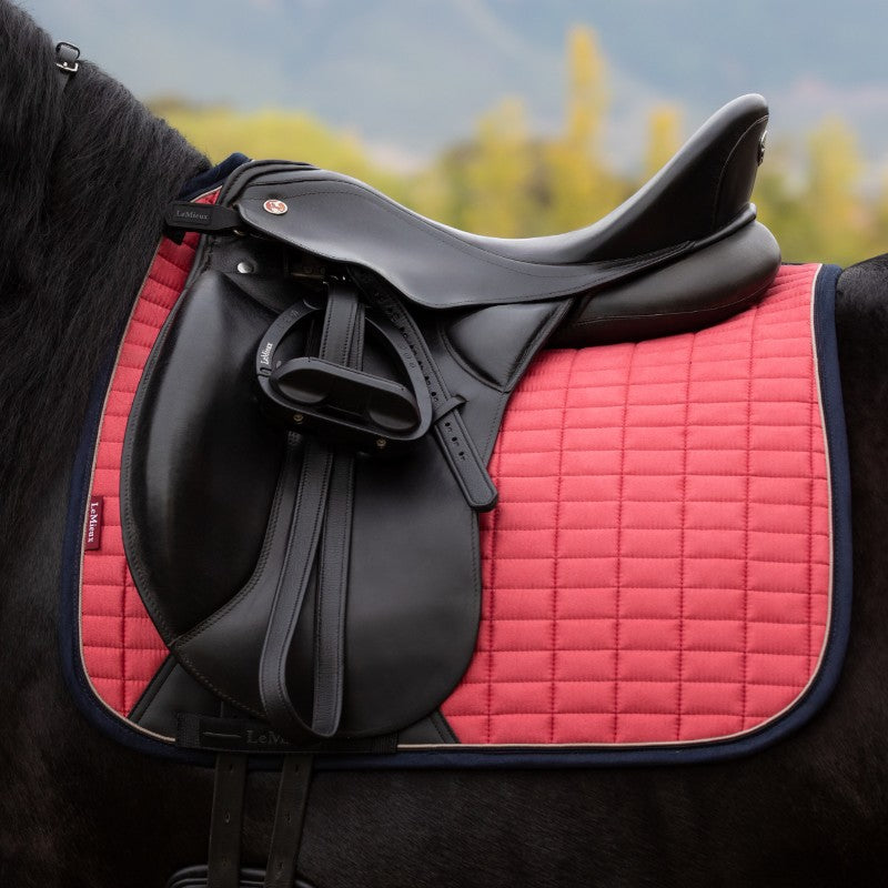 LeMieux - Tapis de dressage Square en suédine cranberry | - Ohlala