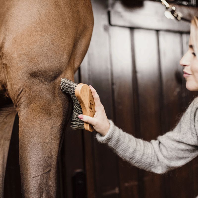 Grooming Deluxe - Bouchon banane à poils durs | - Ohlala