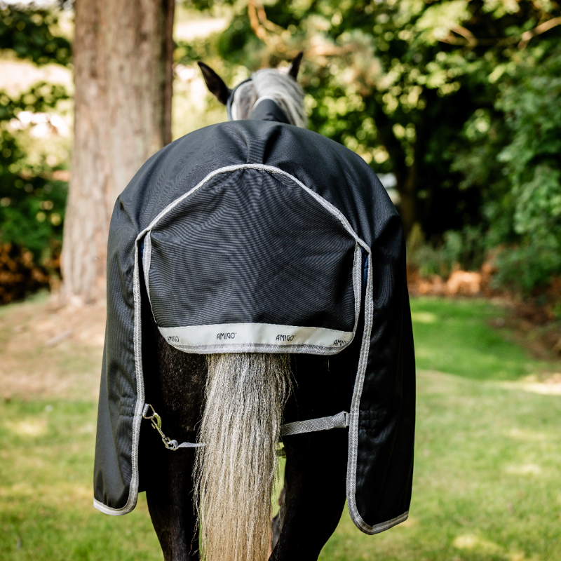 Horseware - Couverture d'extérieur Amigo Wug Turnout noir/ titanium grey/ argent 50g | - Ohlala