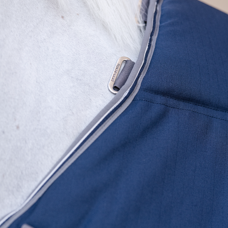 Horseware - Couverture de box Rambo Optimo Stable Plus marine/ thunderstorm grey/ argent 400g | - Ohlala