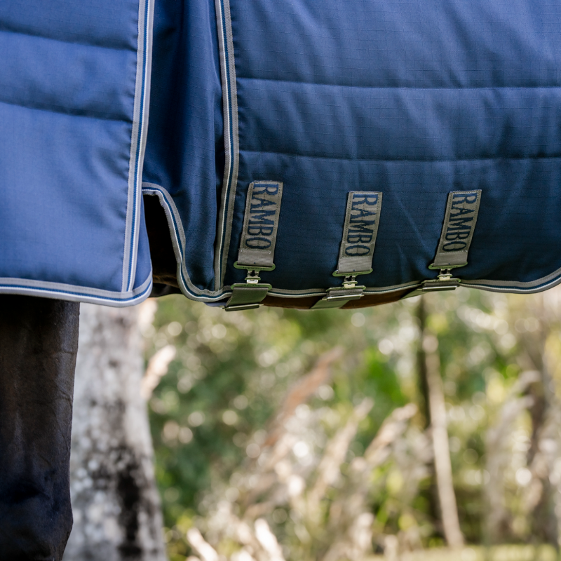 Horseware - Couverture de box Rambo Optimo Stable marine/ thunderstorm grey/ argent 400g | - Ohlala