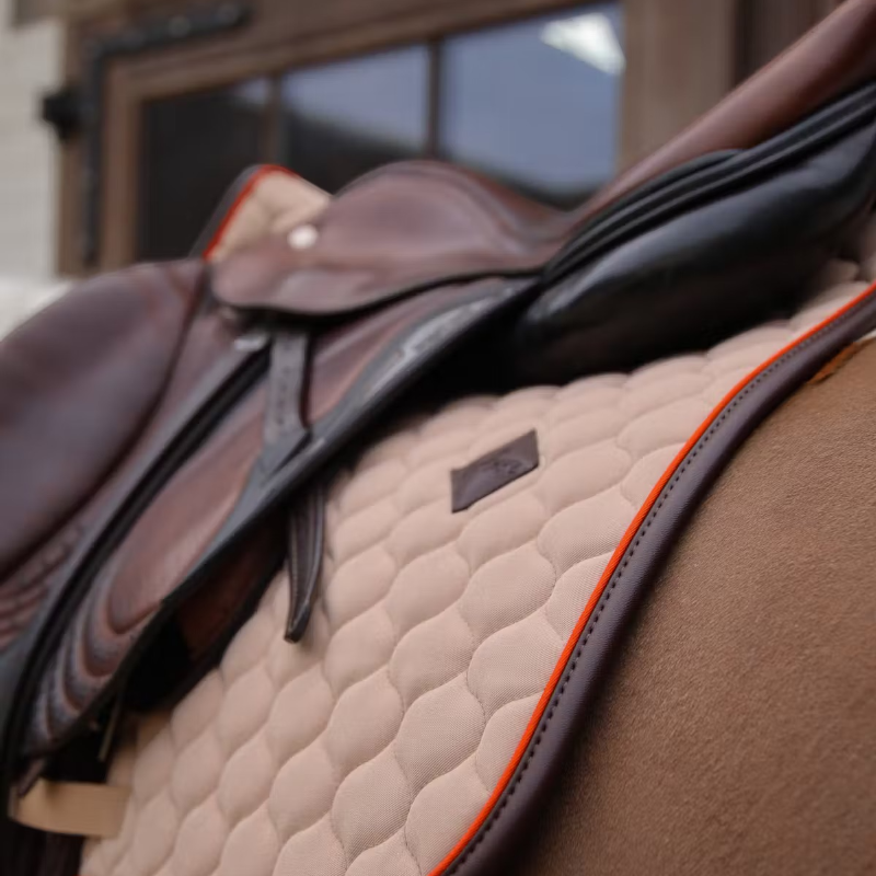 Kentucky Horsewear - Tapis de selle Onion Quilt Leather Neon beige | - Ohlala