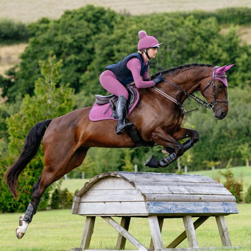 LeMieux - Tapis de selle Suede Close Contact mallow | - Ohlala