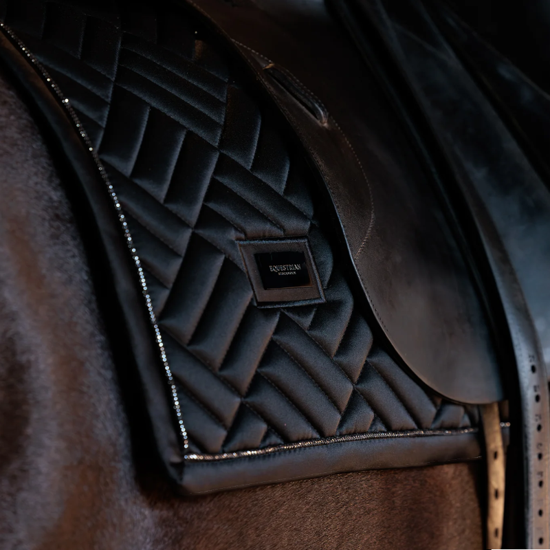 Equestrian Stockholm - Tapis de dressage Modern noir | - Ohlala