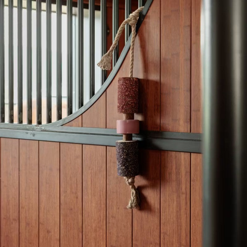 Grooming Deluxe - Jouet en bois relaxant pour cheval avec pierre à sel Sammy | - Ohlala