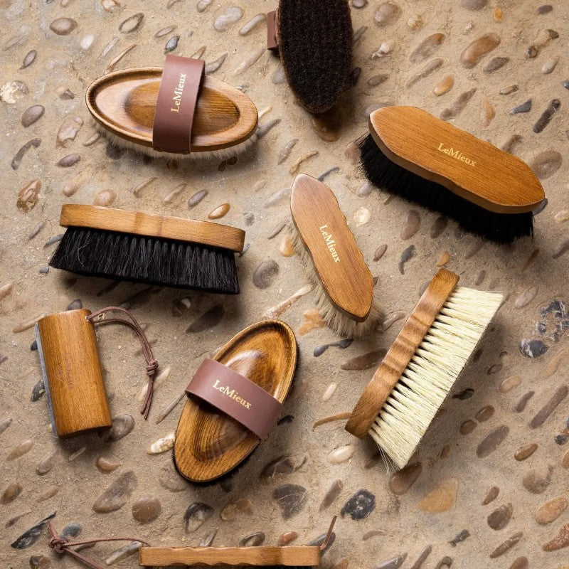 Lemieux - Brosse douce en poils de chèvre Artisan marron | - Ohlala