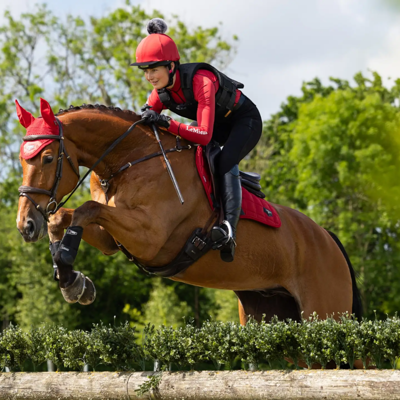 Lemieux - Tapis de selle Loire Close Contact Square chilli | - Ohlala