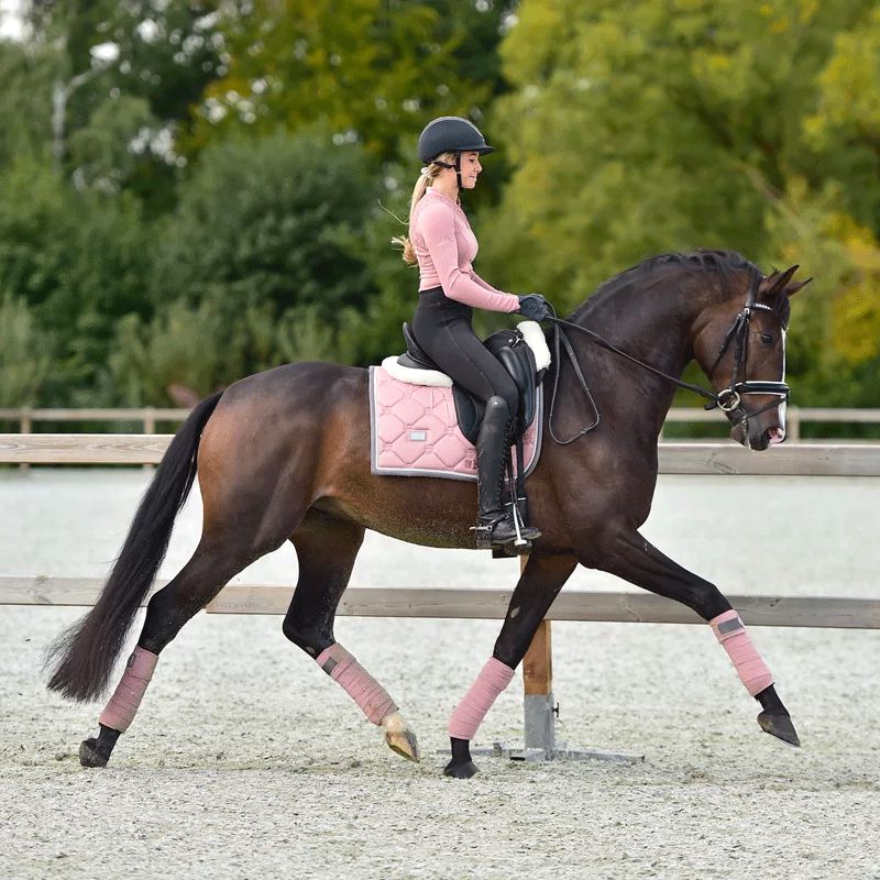 Equestrian Stockholm - Tapis de dressage Pink Pearl | - Ohlala