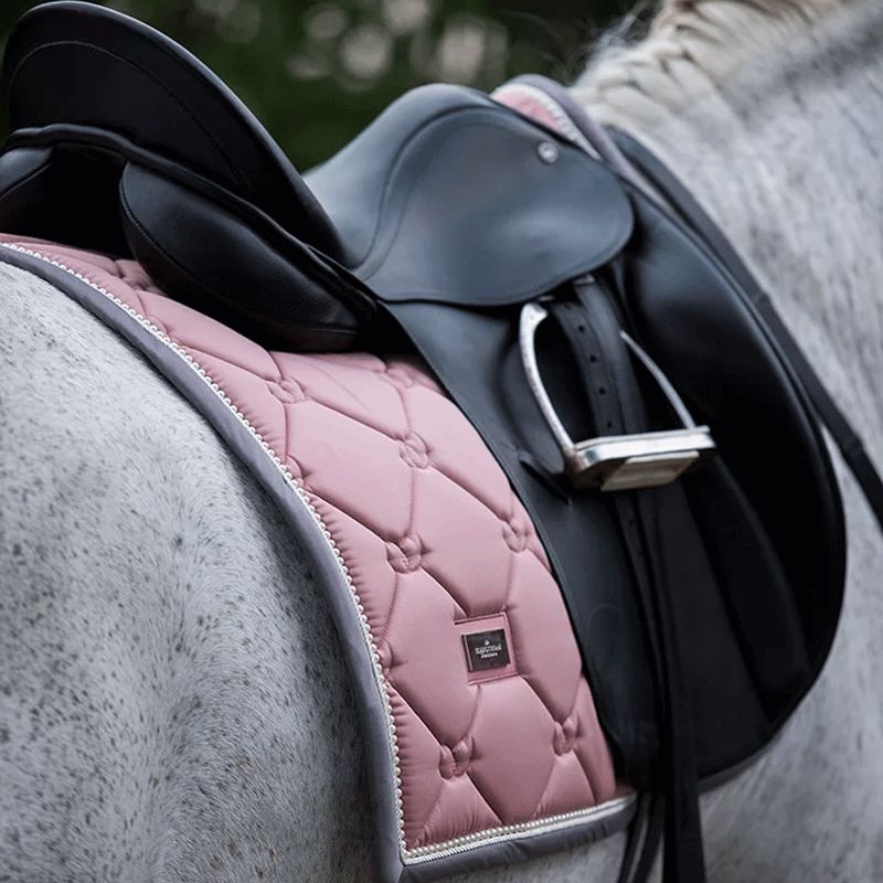 Equestrian Stockholm - Tapis de dressage Pink Pearl | - Ohlala