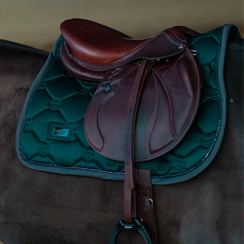 Equestrian Stockholm - Tapis de selle Dramatic Monday | - Ohlala