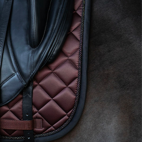Equestrian Stockholm - Tapis de dressage Endless Glow marron | - Ohlala