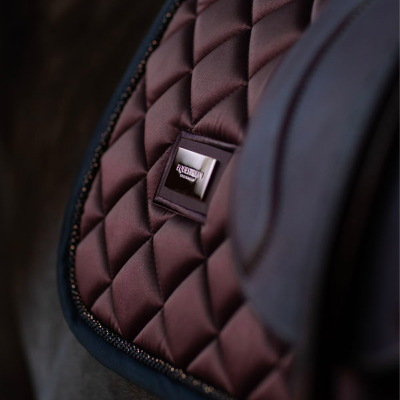 Equestrian Stockholm - Tapis de dressage Endless Glow cob marron | - Ohlala