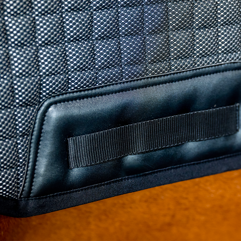 Horseware - Tapis de dressage Tech Comfort noir | - Ohlala