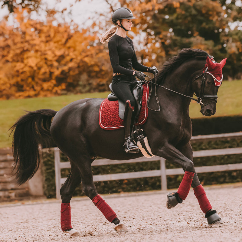 Kentucky Horsewear - Tapis de dressage Velvet bordeaux | - Ohlala