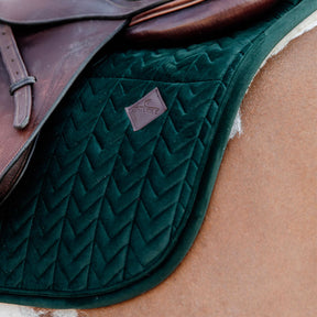 Kentucky Horsewear - Tapis de selle Skin Friendly Velvet vert sapin | - Ohlala