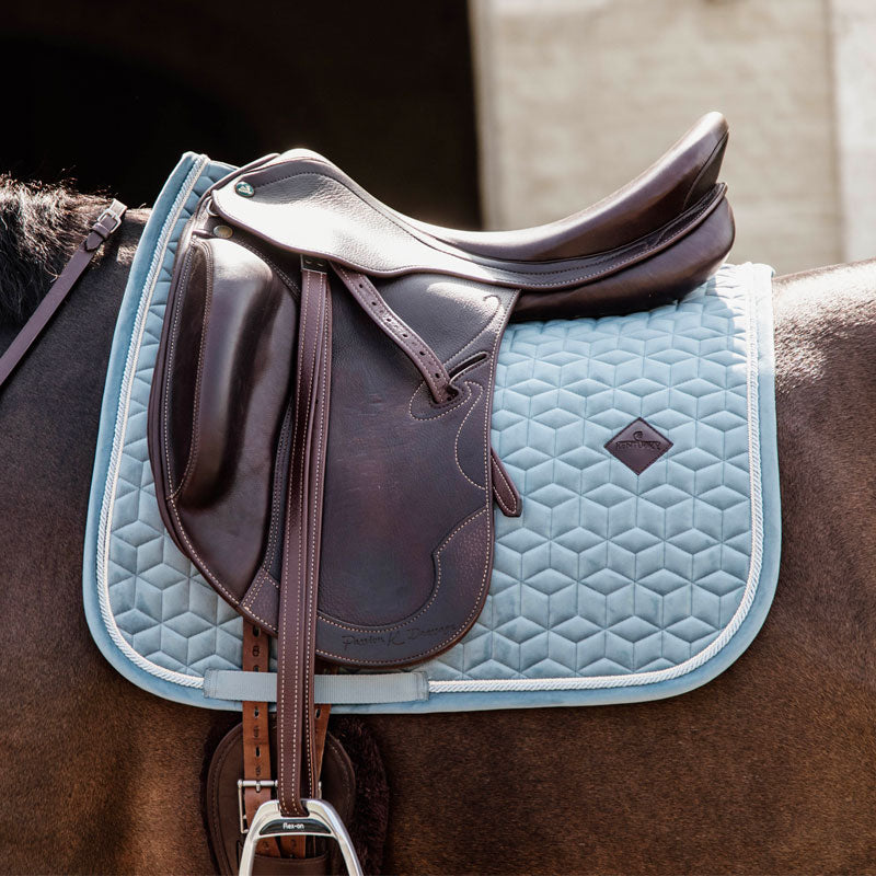 Kentucky Horsewear - Tapis de dressage Velvet bleu ciel | - Ohlala